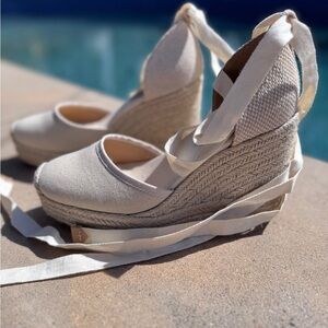 Like New 🌟Express Cream Espadrille Wedge Sandals 👡